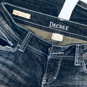 Like New Junior Decree Jeans